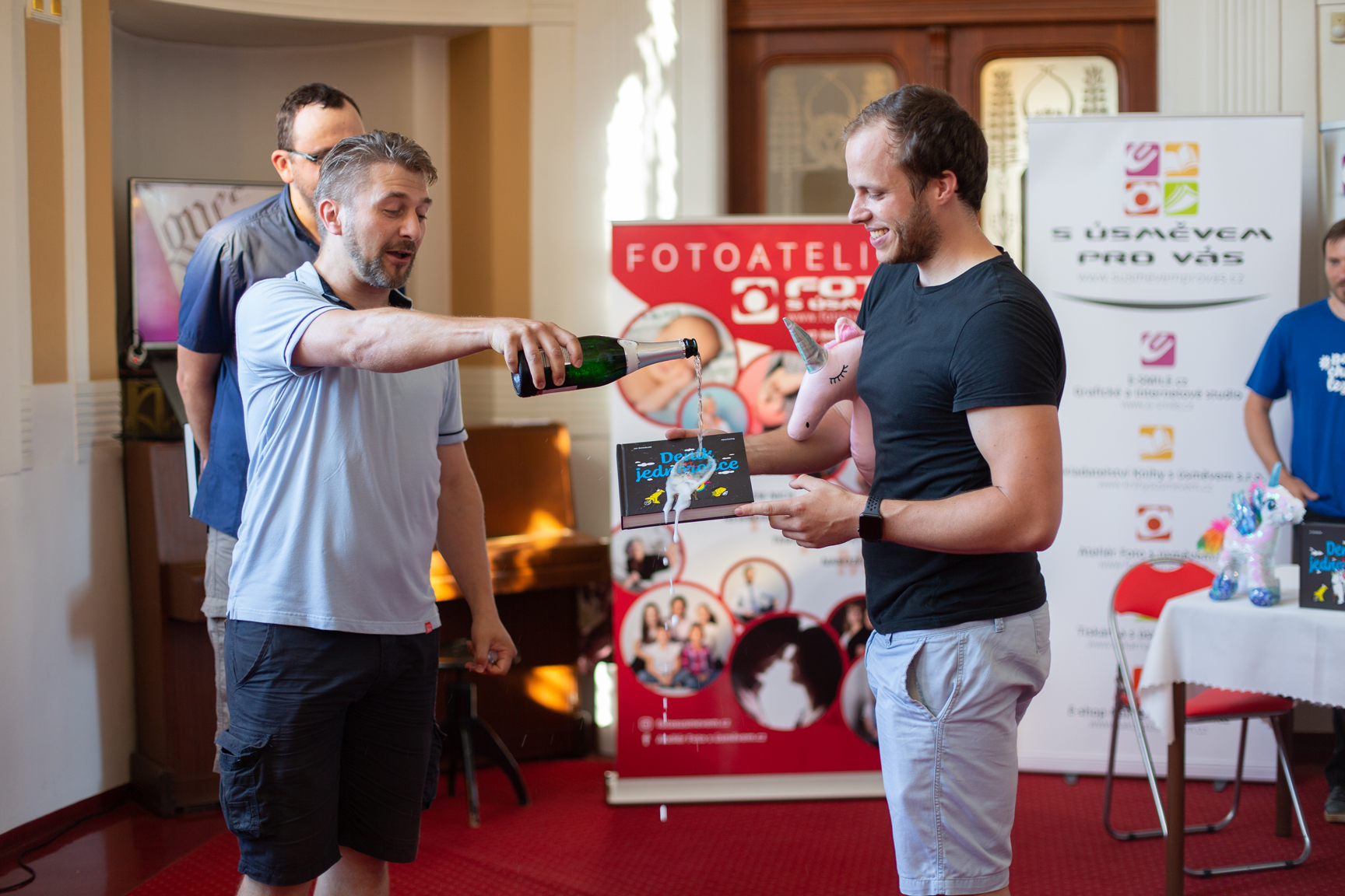 Pokřtili jsme Deník jednonožce