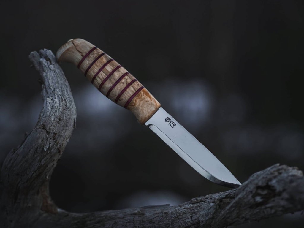 https://cdn.myshoptet.com/usr/www.kniland.com/user/shop/big/25047-2_helle-js-limited-edition-scandinavian-knife.jpg?63e102be