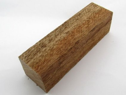 Dřevo Tornillo