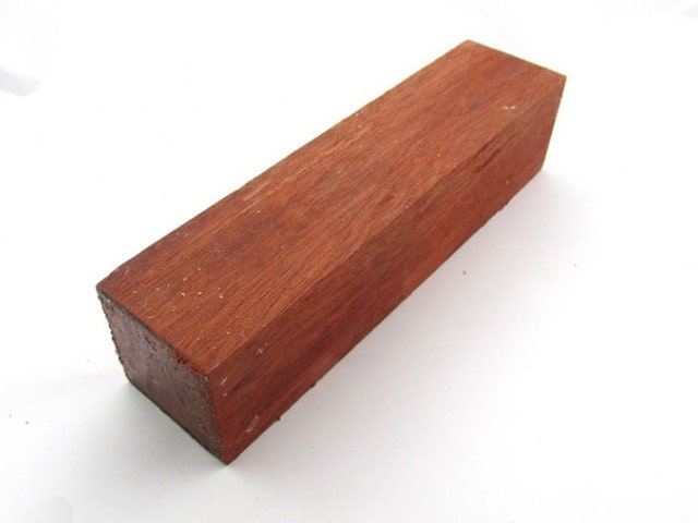 Dřevo Bloodwood 64060