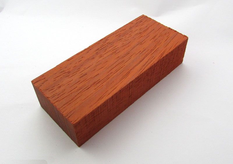Dřevo Padouk