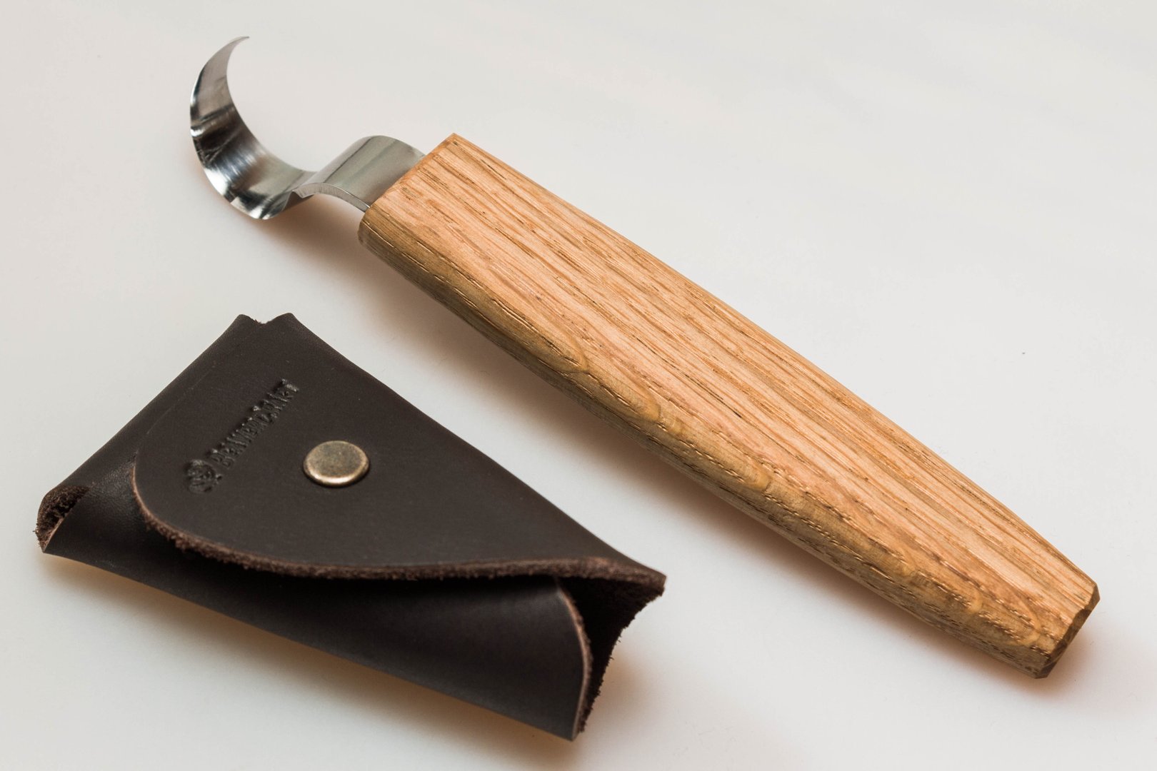 Lyžičkár BeaverCraft SK1SOak - 25 mm, dubová rukoväť, kožené puzdro