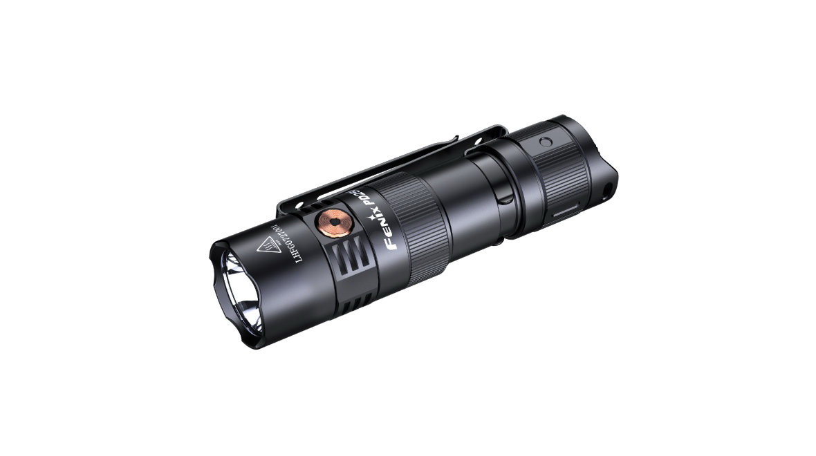 Fenix PD25R vrecková nabíjateľná LED baterka