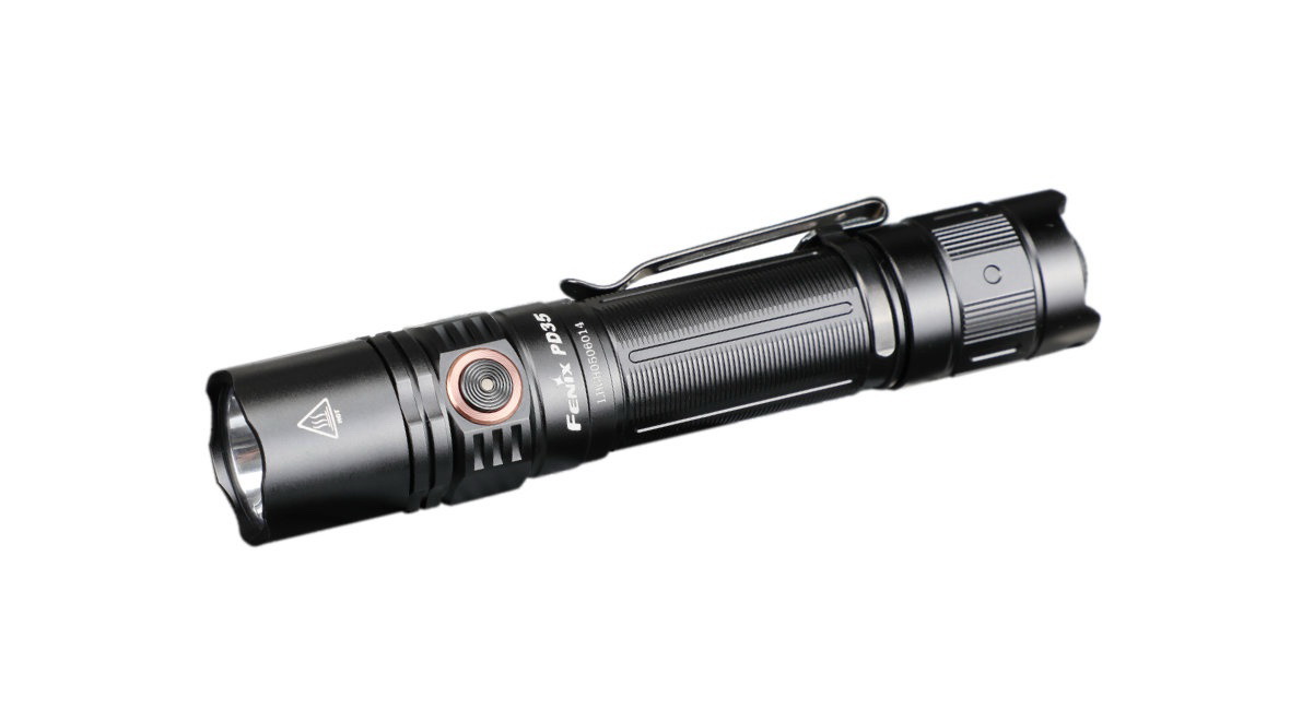 Fenix PD35 V3.0 vrecková LED baterka - čierna