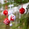 Sada vánočních minikouliček - 6 kusů - červená/bílá