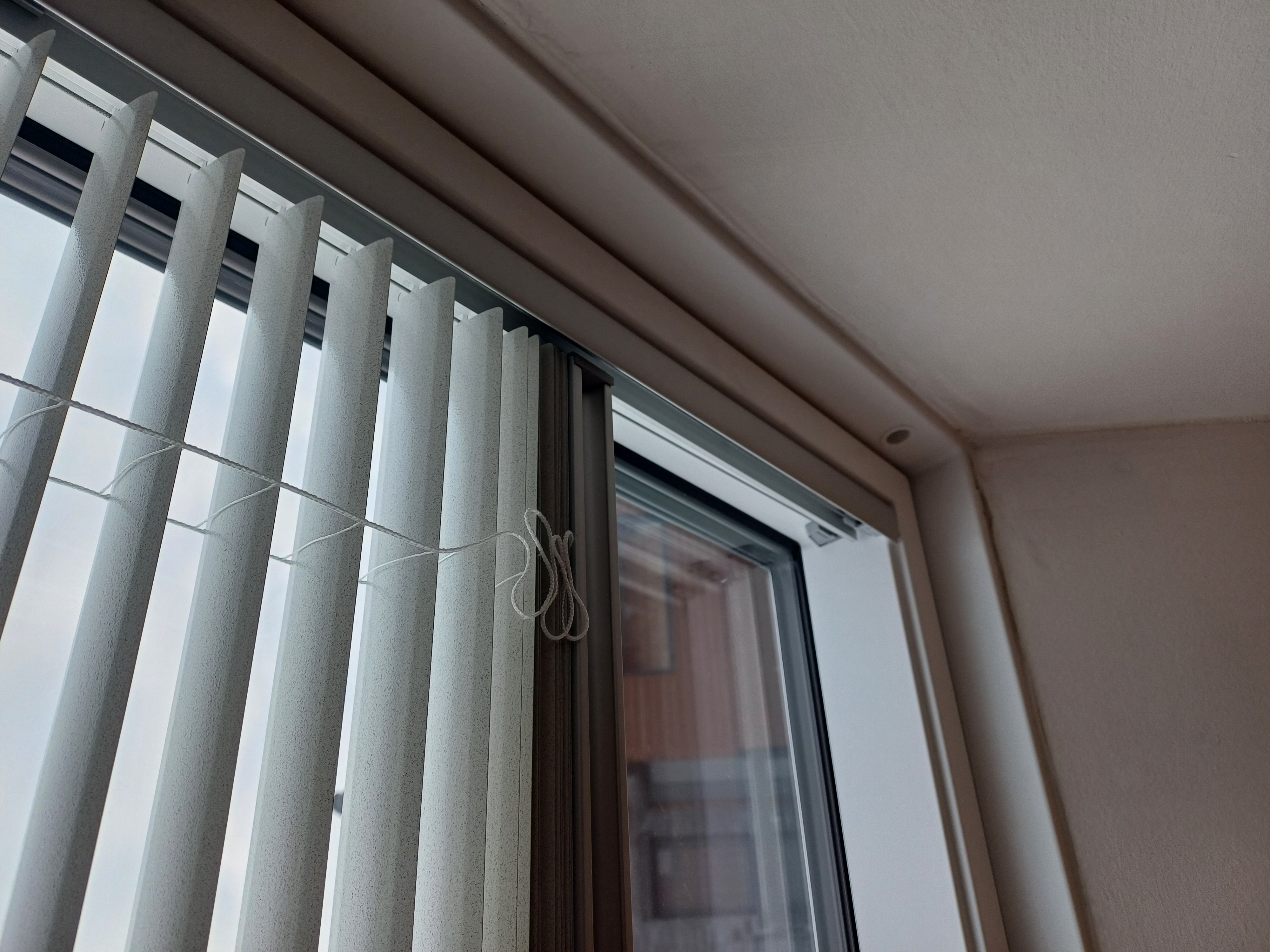 Vnitřní žaluzie ve střešním okně