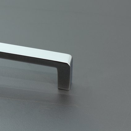 Úchytka - BAGIO, Chróm lesklý (VAR ROZTEC 160 mm)
