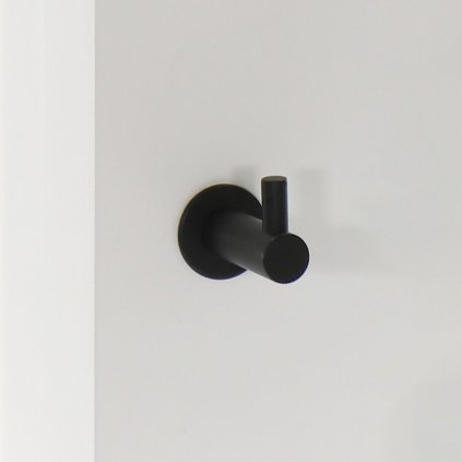 Vešiak - Tonina 2, čierna