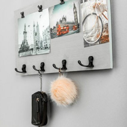 Vešiak - K24-C0, Čierny