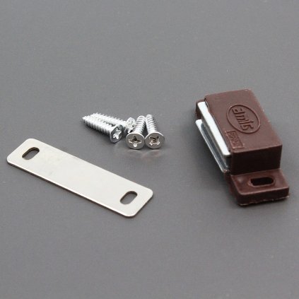 Magnet s protiplechom hnedý M5 - 46 mm x 15 mm