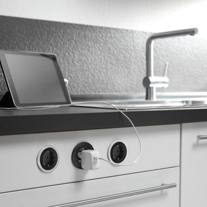 Elektrická zásuvka - Zásuvka BACHMANN PIX, 1 x Schuko, čierna + ozdobný krúžok oceľ / biely