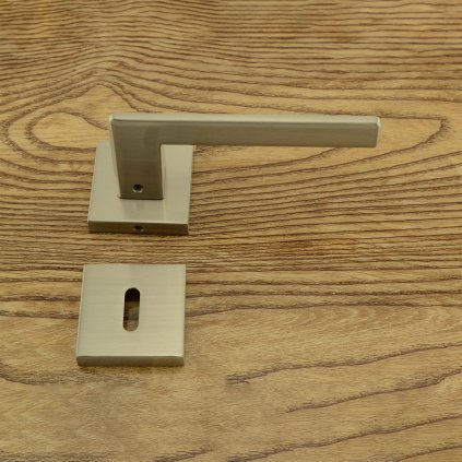 759946DC 1D75 4656 8575 17831584BB7D210008 Pic 01