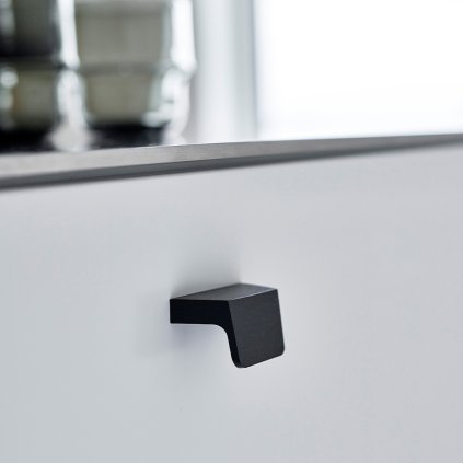 Úchytka - Furnipart ENVELOPE / Čierna brúsená matná, 32 mm