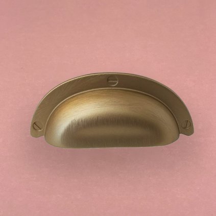 Úchytka - BM Anita SHELL, Mosadz brúsená, 64 mm
