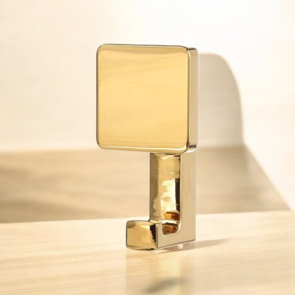 Vešiak - XV25, Zlatá lesklá