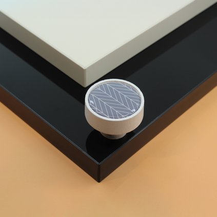 Knopok - F36, Biela jedľa na sivom pozadí - VÝBEH