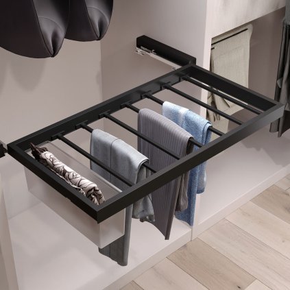 Výsuvný vešiak na nohavice, Čierna