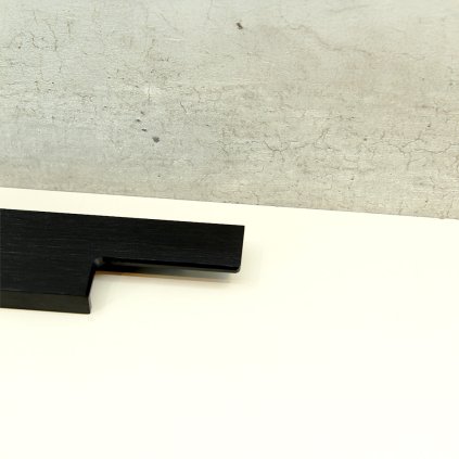 Úchytka - Tulip - Ramara - Čierna brúsená