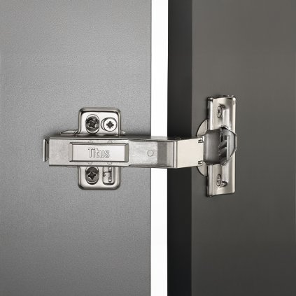 DB5733F2 2EA6 4C16 B2DD D937633FF0E81 titus 701.0B08