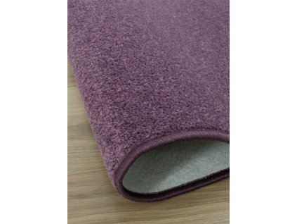 Kusový koberec Dynasty 45 fialový