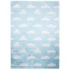 Dětský kusový koberec vhodný k praní BAMBINO 2469 Mráčky Nebe protiskluzový modrý (Rozměr 120x170 cm)