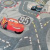 Dětský kusový koberec NEW BAMBINO 05 Pratelný Ulčky Závodní dráha Auta šedý6