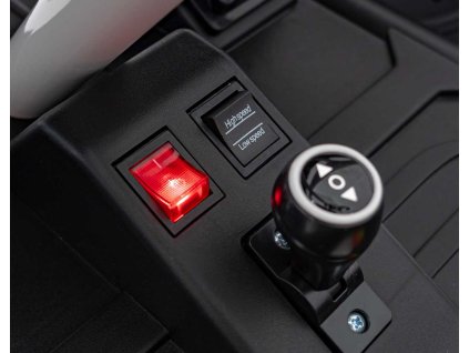 Sport 5 vehicle Red