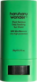 Zklidňující opalovací tyčinka bez přidané parfemace - Haruharu Wonder Black Bamboo Daily Soothing Sun Shield SPF50+/PA++++ Unscented