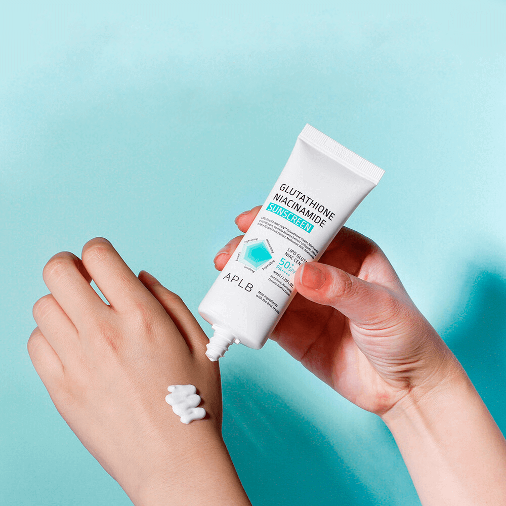Rozjasňující krém s Niaciamidem - APLB Glutathione Niacinamide Sunscreen SPF50+ PA++++