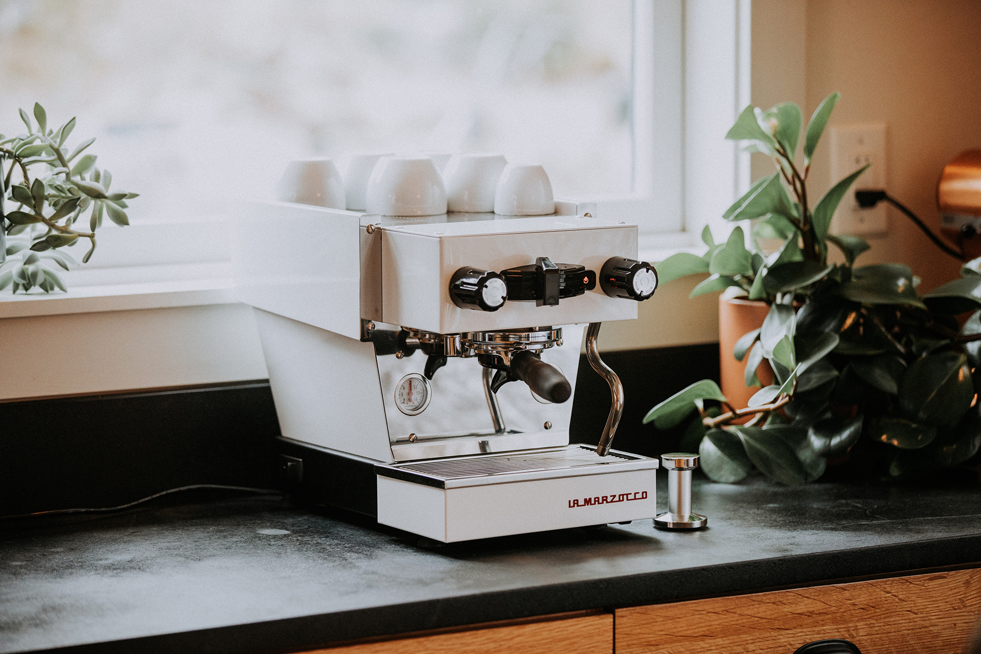 La Marzocco: Prečo je tento pákový kávovar absolútnou špičkou pre domáce espresso?