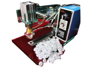 Poloautomatický stroj na svařování ventilů