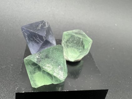 1645 1 fluorit osmisteny cina