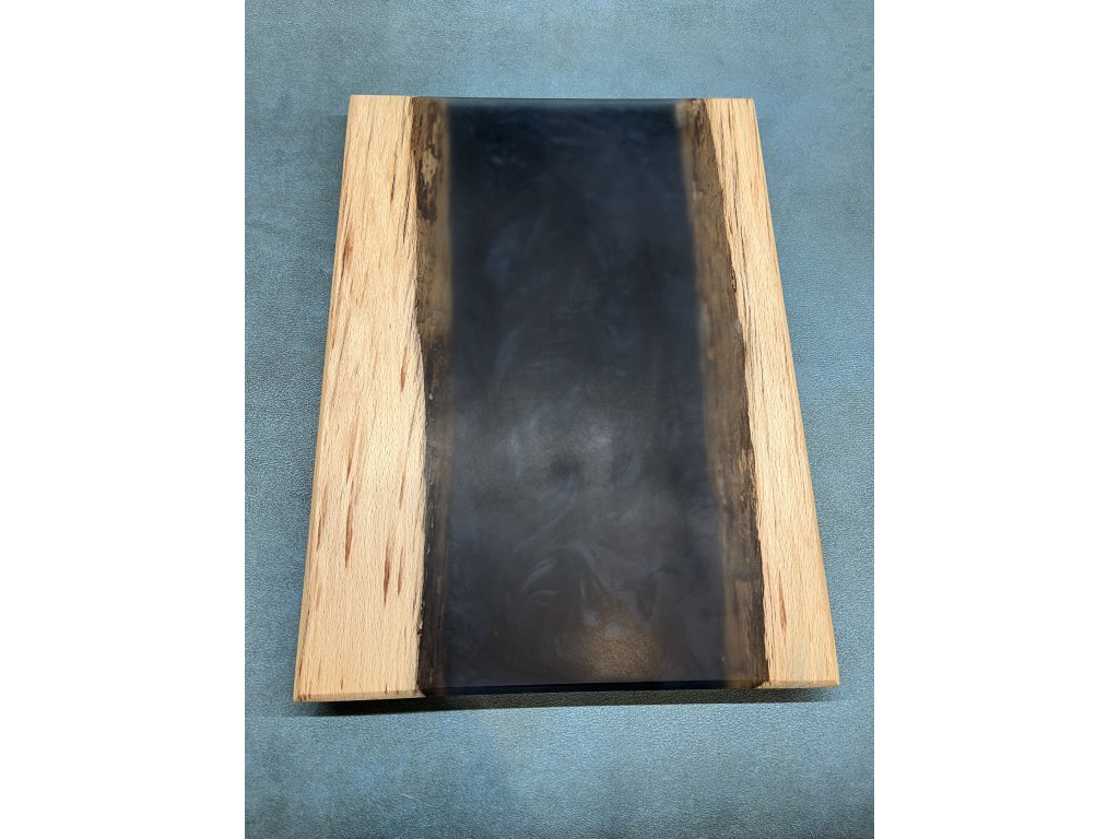 Prkénko z dubu s tmavou pryskyřicí
