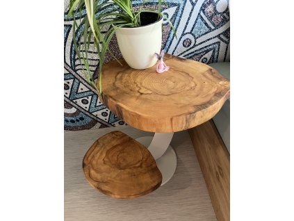 Stolek z masivu dvoupatrový