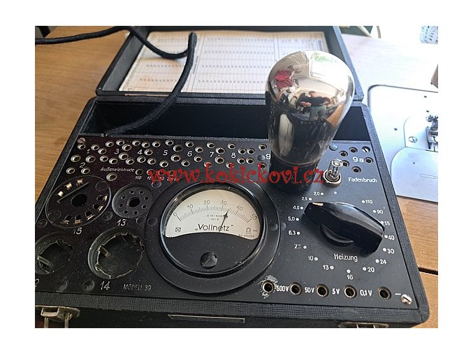 ELEKTRONKA TELEFUNKEN RE 034 / PHILIPS A425 - FUNKČNÍ ZMĚŘENÁ