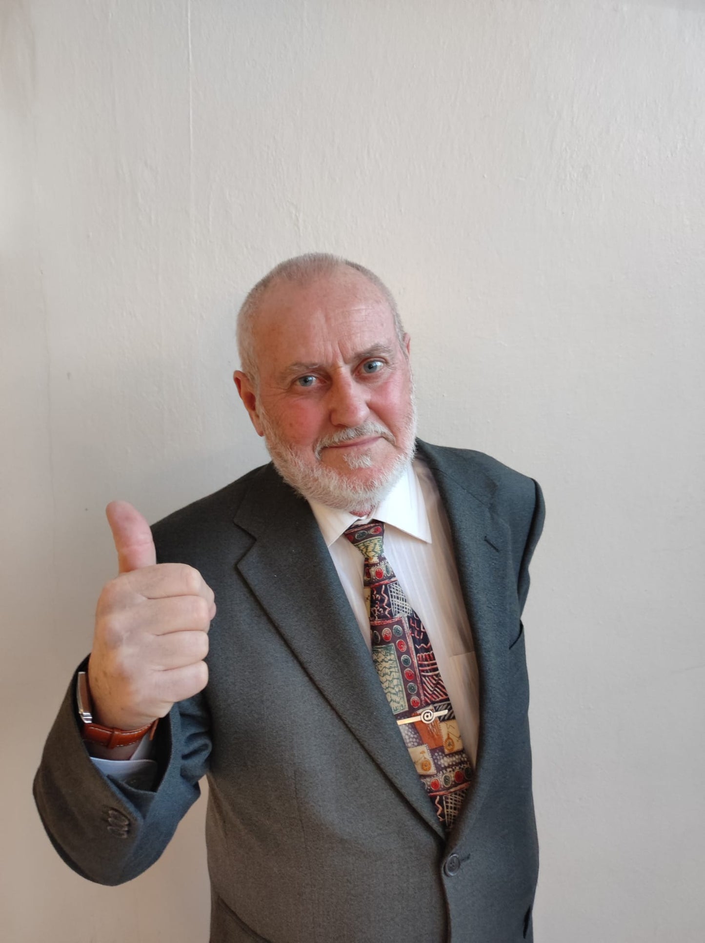 Senior Petr, bývalý manažer farmaceutické společnosti