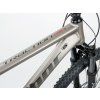 Traction detail 01