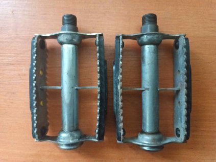 Pedály Favorit černá