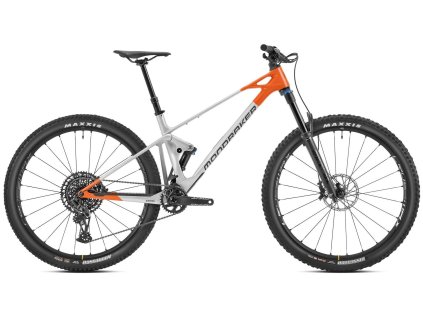 MONDRAKER Raze Carbon R, racing silver/orange, 2025 (Velikost Velikost S)