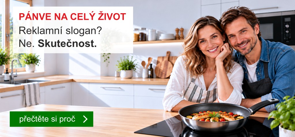 Pánev kolimax s připraveným jídlem v kuchyni