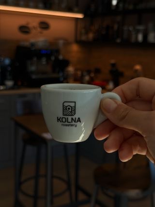 Ráno je hned lepší, když začíná dobrou kávou. ☕️ My jsme dnes sáhli po naší nové 100% Arabice Honduras. Má příjemně...