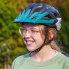 Kind mit KUbikes Helm 500