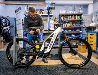 Není čas ztrácet čas 🙂 - Pomalu už se chystáme na příští sezónu a ladíme úplnou novinku 2026 – SCOTT Patron ST Tuned se...