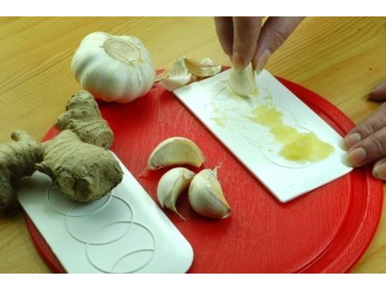 Třítko na česnek+stěrka 2ks CZ