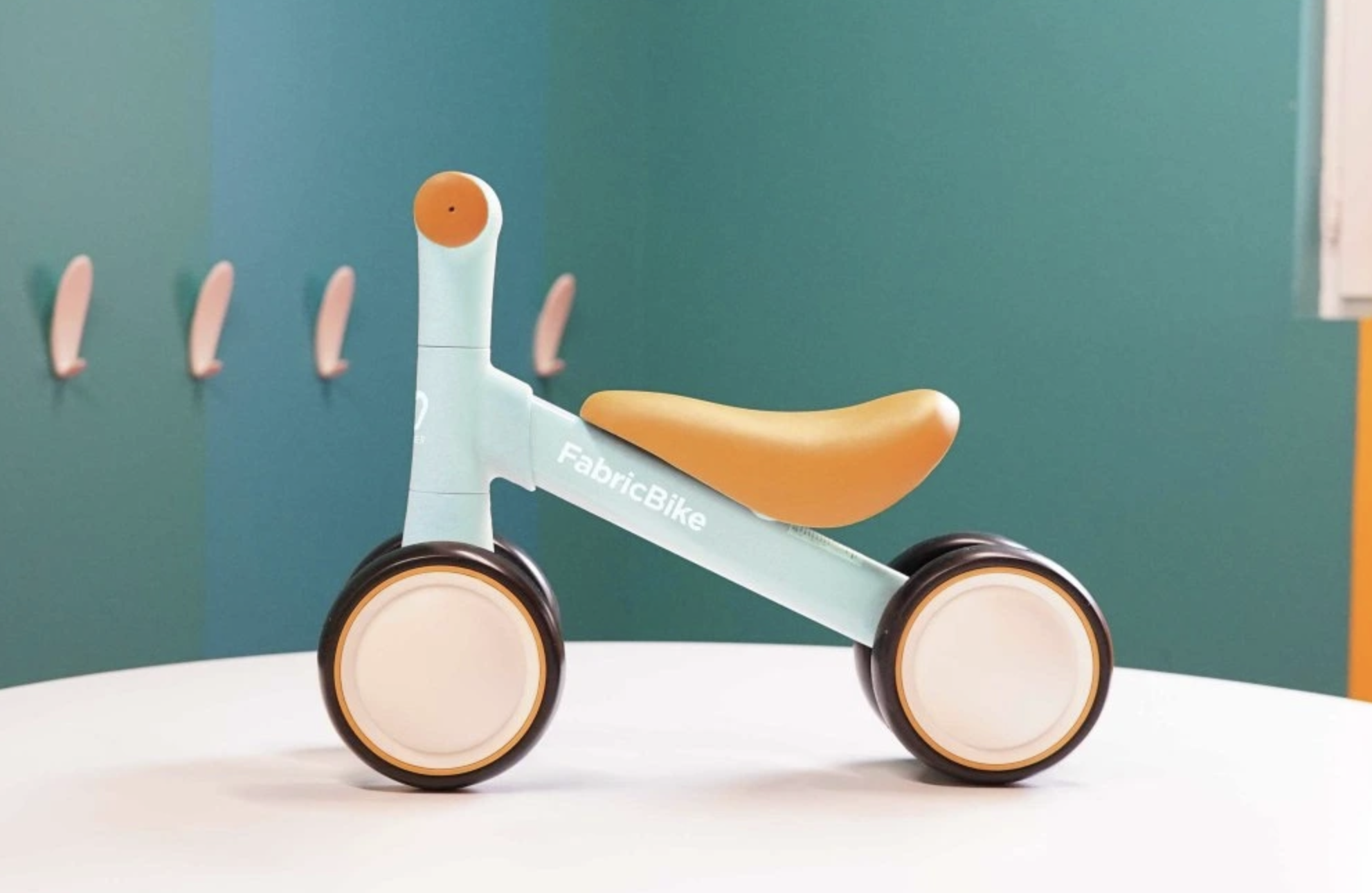 Kdy pořídit dítěti první odrážedlo a jak by mělo vypadat