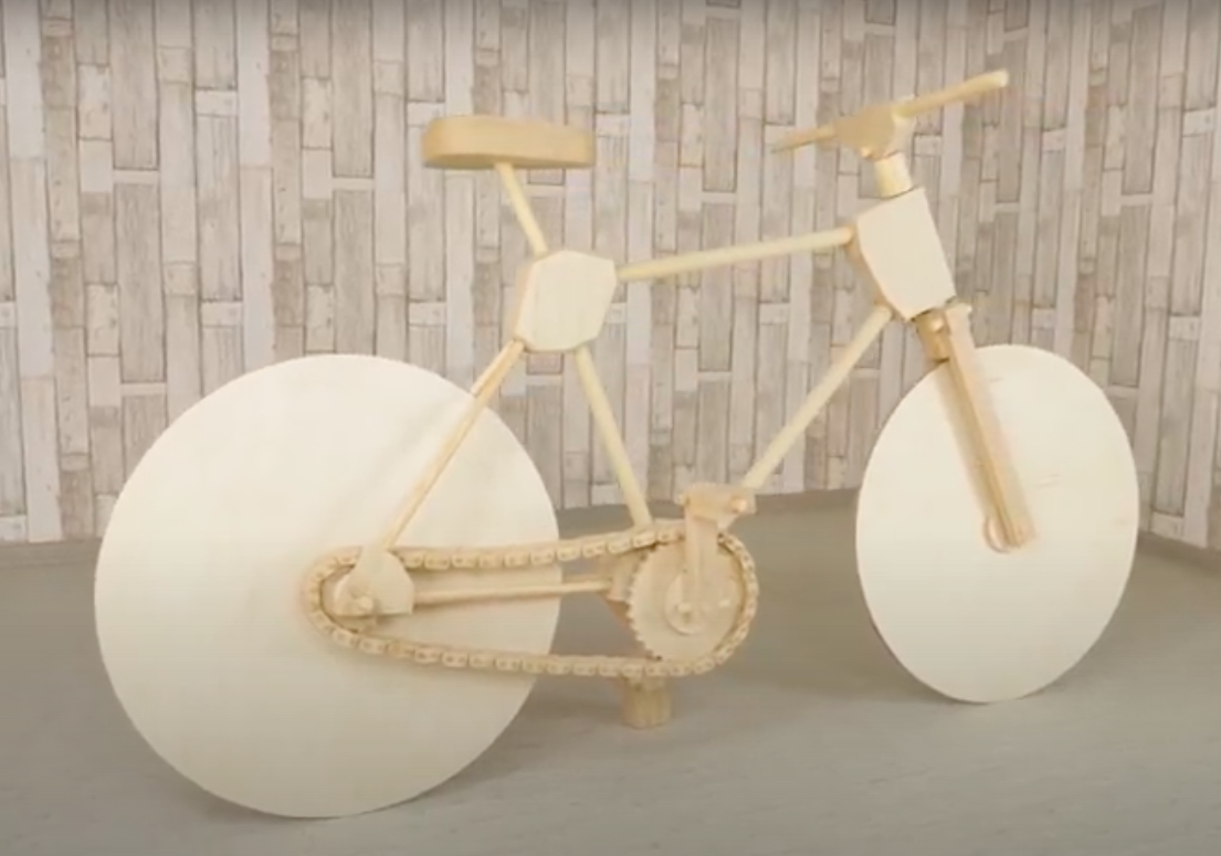 Jak si za 200 hodin vyrobit funkční kolo ze dřeva?