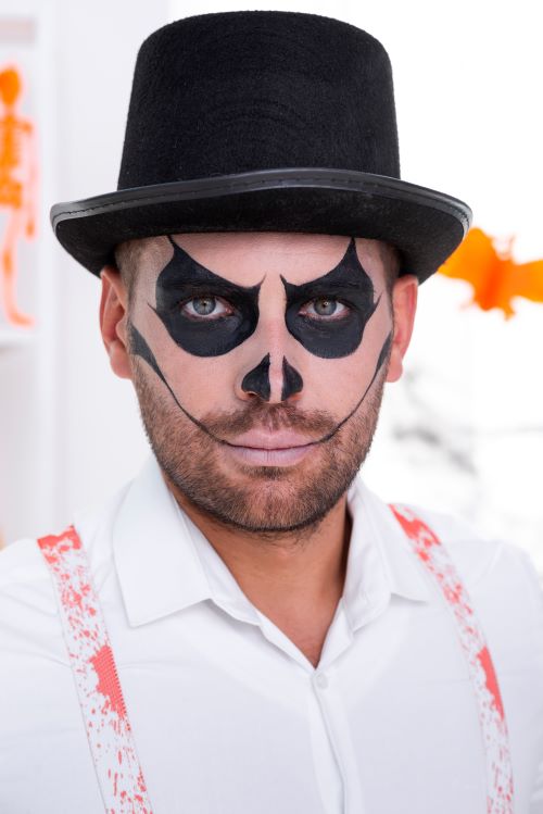 close-up-bearded-man-with-halloween-hat