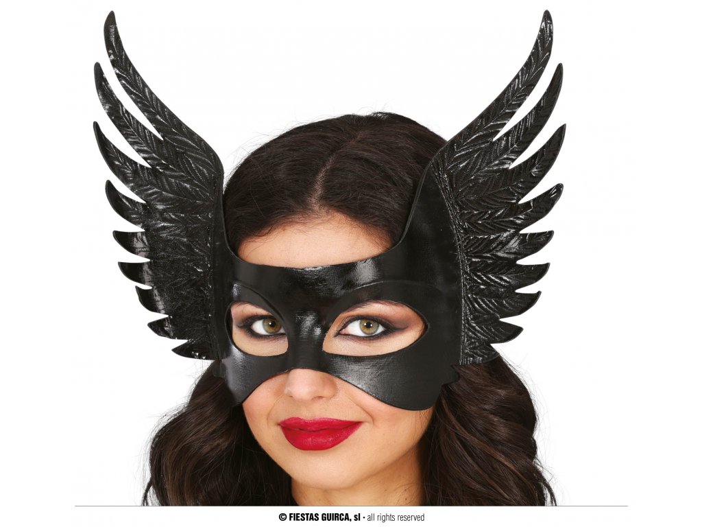 Čierna maska s krídlami