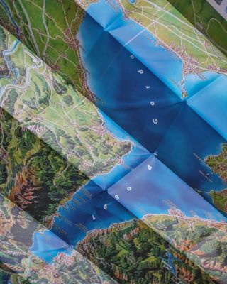 Víte, že na zadní straně vybraných map najdete ručně kreslená panoramata? Díky nim si můžete lépe představit horské...