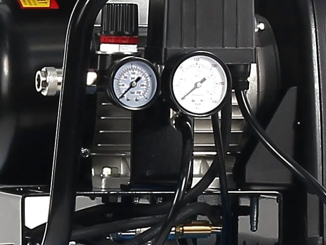 Druckschalter, Druckregler, zwei Manometer und Schnellkupplung DN 7,2